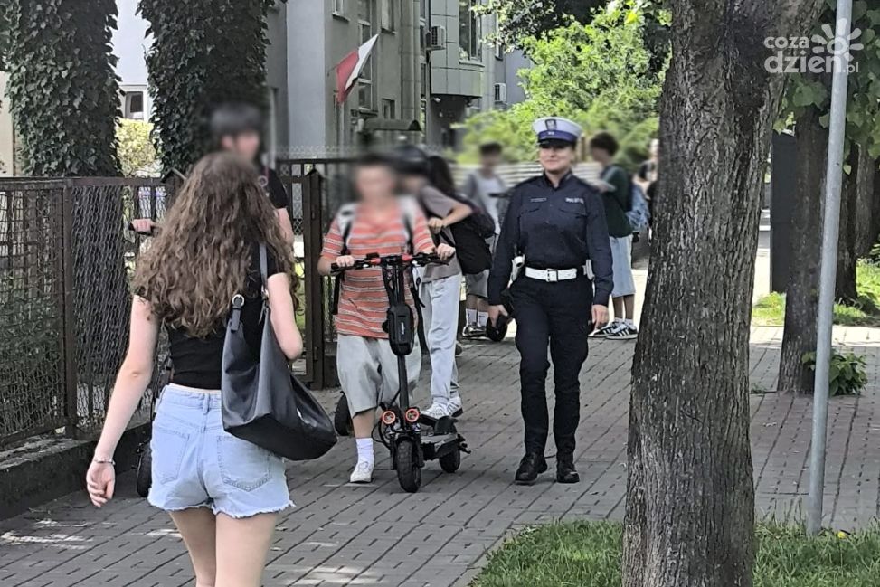 Mławska policja ma dość takich zdarzeń. Ruszyła z akcją "Bezpieczna hulajnoga" 
