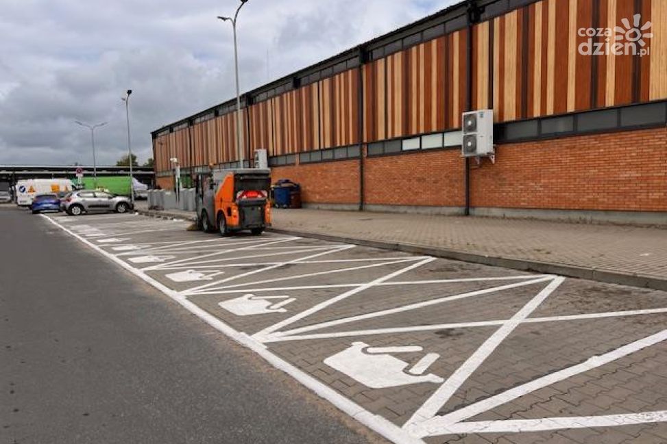 Miejsca parkingowe z koszykiem – nowość w Ciechanowie
