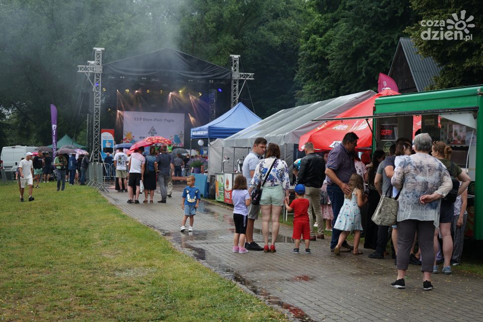 XII Jarmark Nowomiejski: Deszcz? Co tam! Nowe Miasto bawi się w najlepsze!