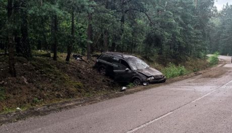 Pijany, pod wpływem narkotyków i z 3 zakazami sądowymi spowodował wypadek. 17-latek w szpitalu