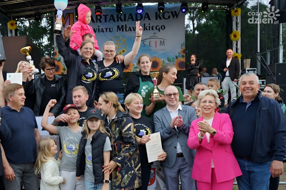 VI Spartakiada KGW Powiatu Mławskiego w Chądzynach - zacięta rywalizacja i triumf "Parafianek" z Żurominka